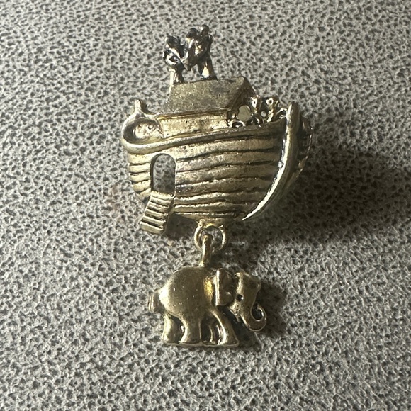 Jewelry - Gold Noah's Ark Brooch with Elephant Charm